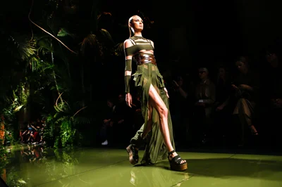 Look 3